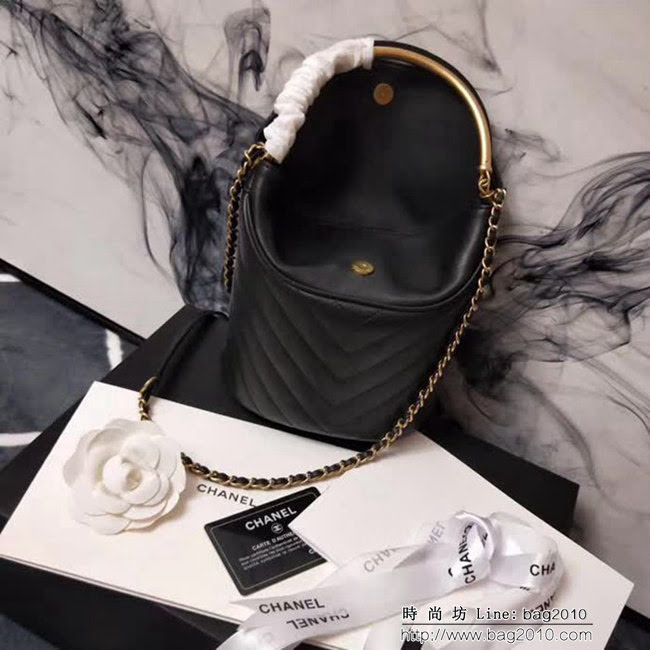 香奈兒CHANEL2018新款Chanel水桶包拼復古掉色五金手柄水染羊皮 DSC1008